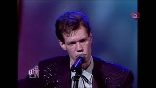 Video thumbnail of "Randy Travis - Promises (1989)(TNN Viewers Choice Awards 720p)"