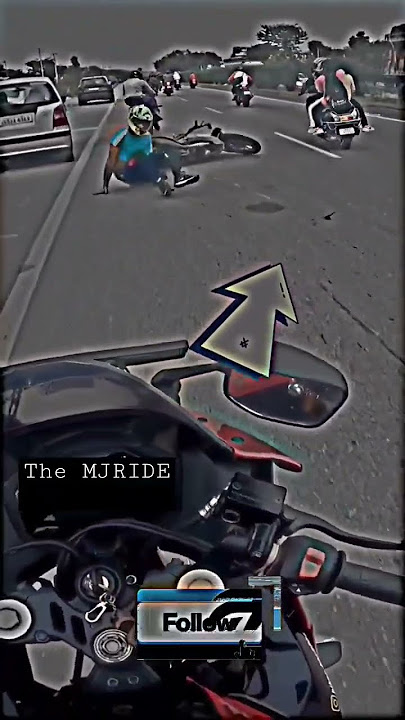 R15 v4 crash in traffic🚦😭#bike//#crash//#r15//#viralstatus//#rider//#viral//#ride