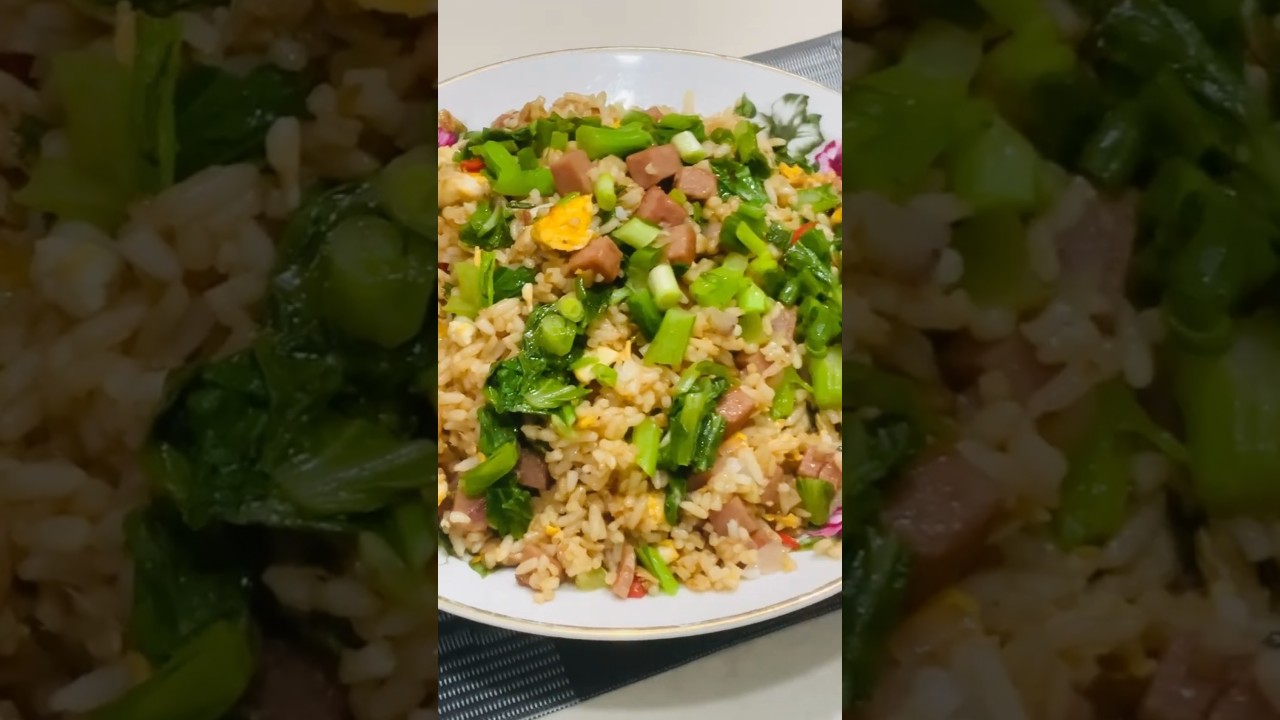 Classic 10-minutes chinese greens fried rice.