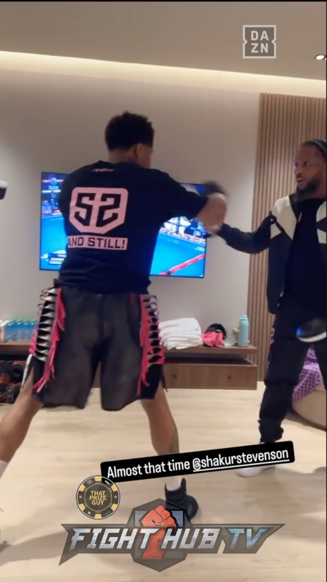 Shakur Stevenson WARMING UP to stop Josh Padley!