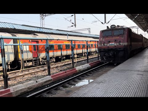 Train no. 12840 Chennai-Howrah mail arriving at Bhubaneswar station # ...
