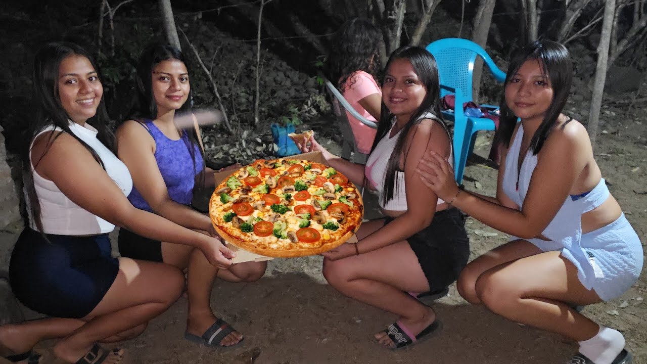 🛑😲Disfrutando de una rica pizza en el rio torola /CHICAS SALVADOREÑAS 