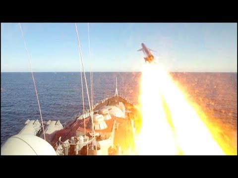 Крейсер «Варяг» и АПЛ «Томск» поразили мишень крылатыми ракетами
