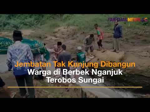 Jembatan Tak Kunjung Dibangun, Warga di Berbek Nganjuk Terobos Sungai