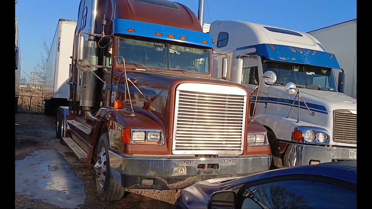 UNA TARDE LAVANDO CAMIONES(TRUCK) EN LA YARDA CON MI YERNO, AMIGOS E HIJOS.