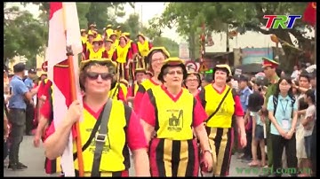 Rực rỡ sắc màu lễ hội đường phố