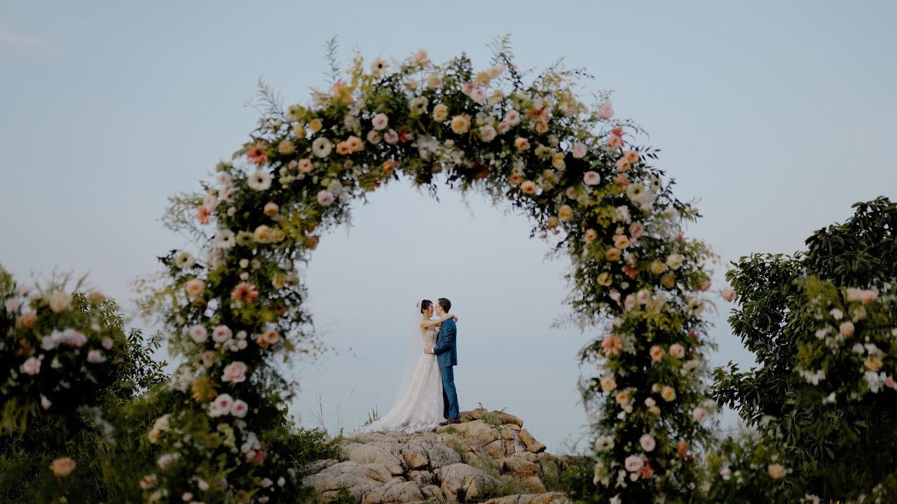 Wedding cinematic at Ko Samui. Video wedding at Cape Fahn. Best wedding videographer in Samui.