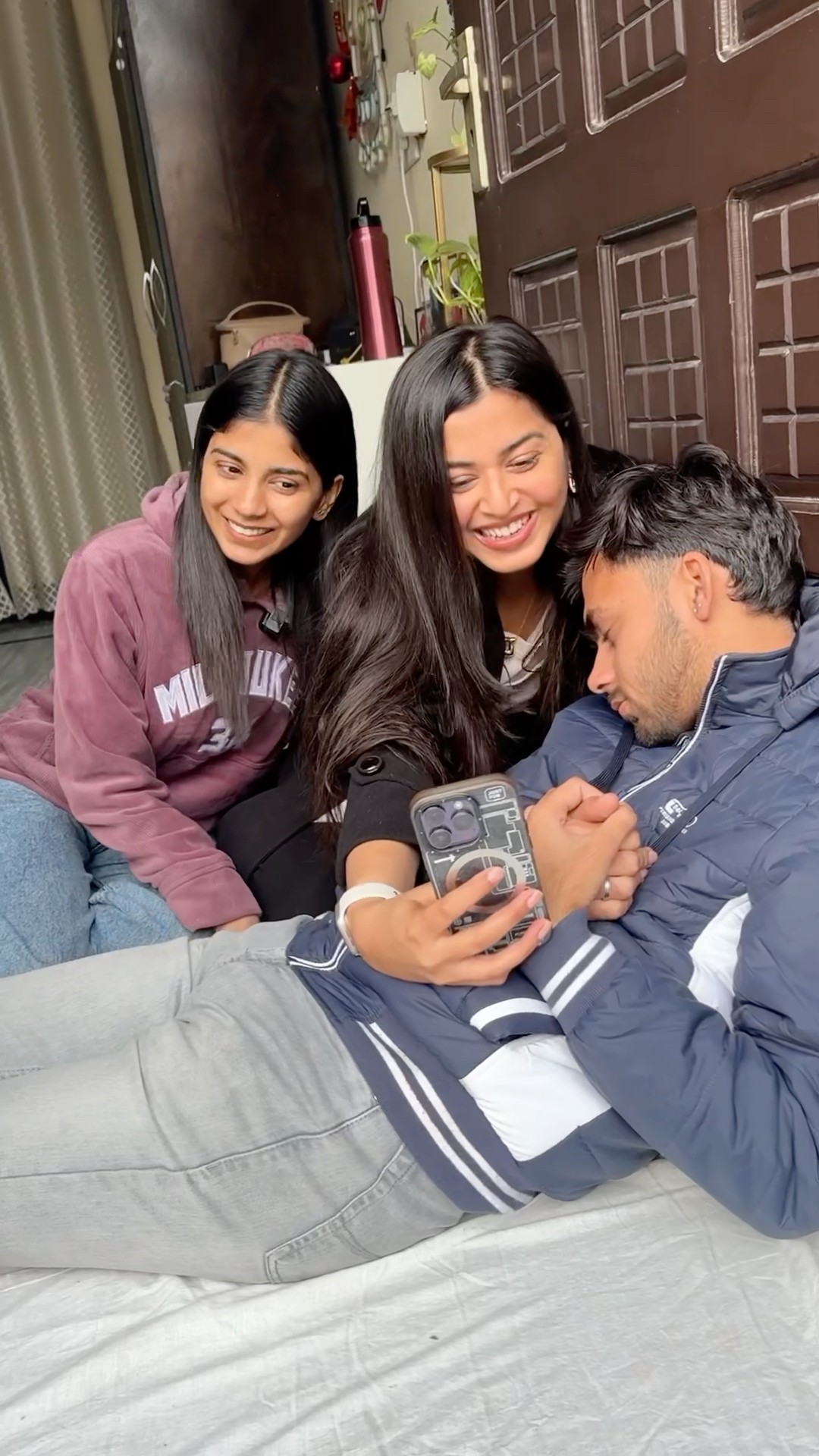 Self Obsessed Girls in Every Group?? #skincare #makeup #priorities #jagritipahwa #aesthetic