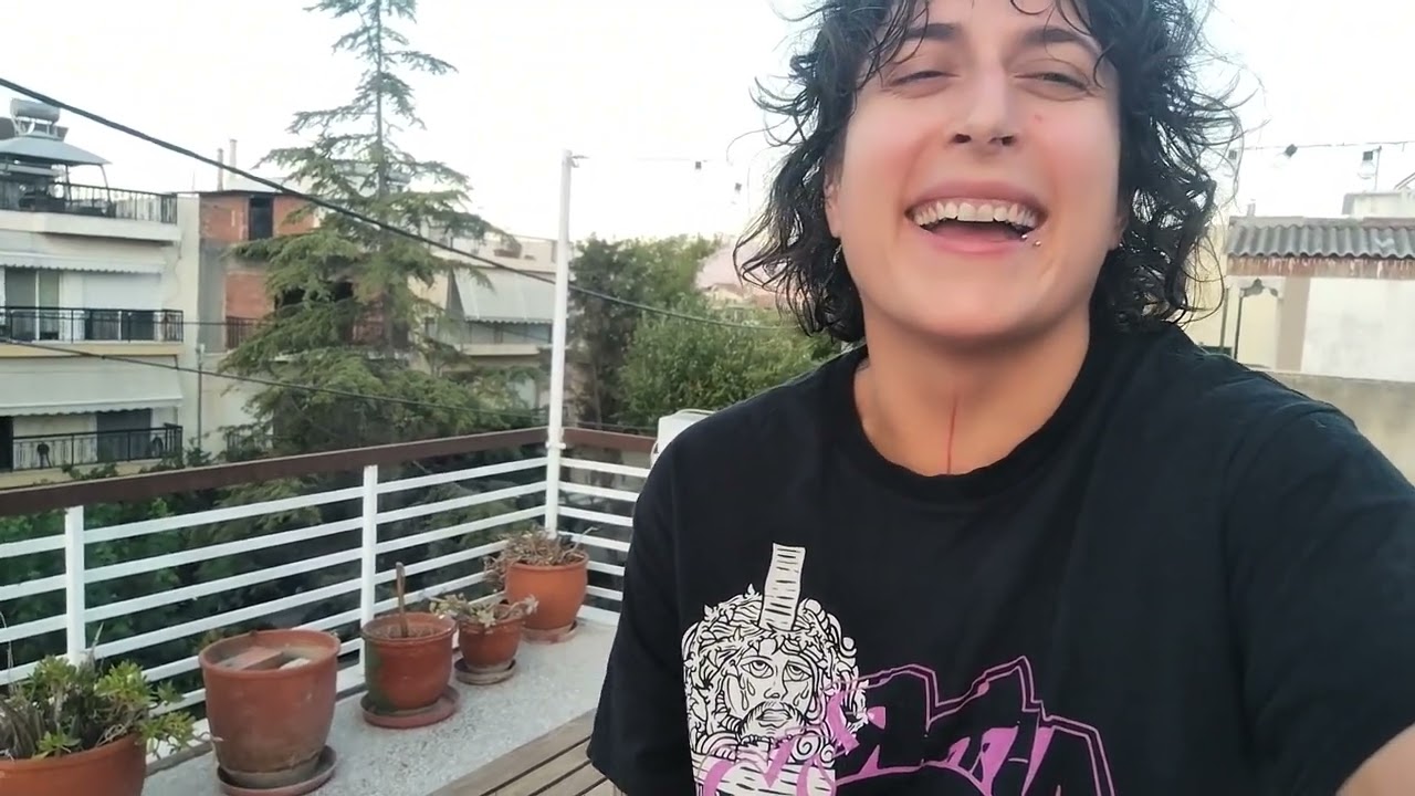 01 - Σπιτίσιο DIY / Τρίψιμο, Αστάρωμα, Βάψιμο σε σιδερένιες καρέκλες εξωτερικού χώρου