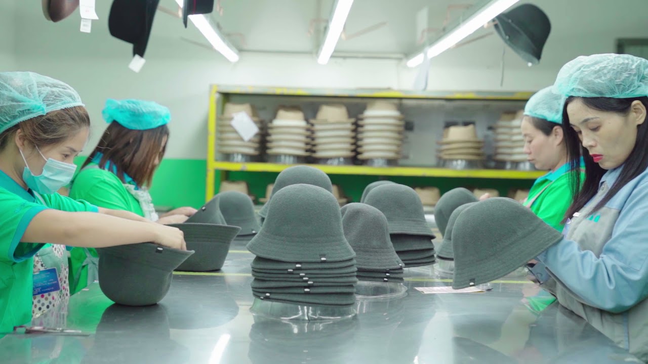 HOW TO MAKE A HAT? Add a sweat band.