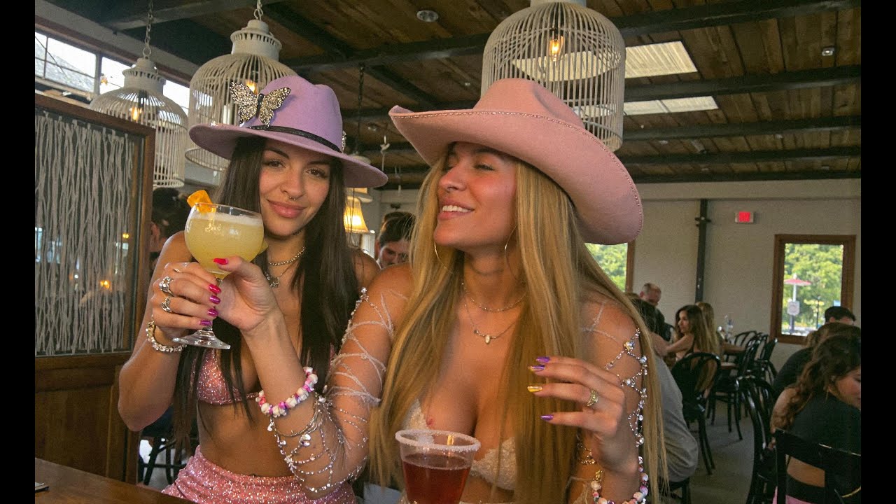 Cazzu, Karol G - Que Creias (Version Cumbia) (En Vivo)