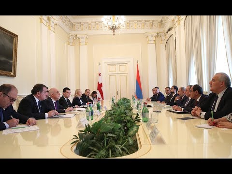 მოლაპარაკებები გაფართოებულ ფორმატში