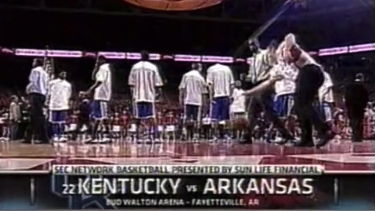#22 Kentucky vs Arkansas Basketball Highlights (2/23/2011)