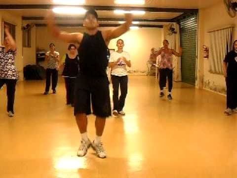 Aula de Mix Dance do prof. Monga e alunas....coreografia da musica Bom Bom Pow