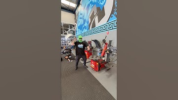 how to change a wheel 👍 #gmod #shorts #viral #cars #wheels #memes