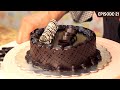 Learn a simple easy technique on how to apply a chocolate collar on any type of cake