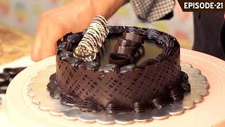 Learn a simple, easy technique on how to apply chocolate collar any
type of cake this video will show you fancy ...