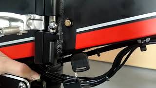 折りたたみアシスト自転車バッテリーの外し方