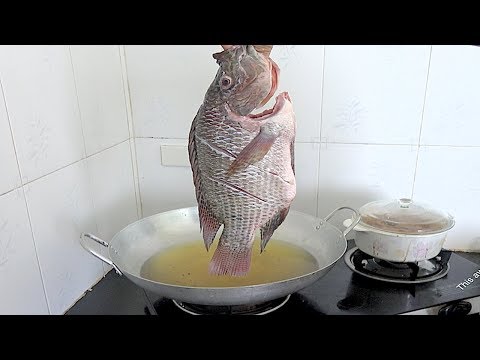 how-to-make-crispy-golden-fish-w/-hot-rice-and-special-fish-sauce---street-food