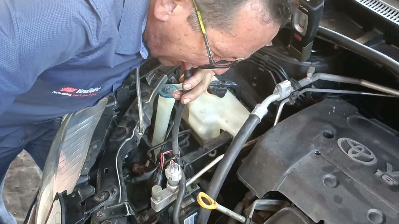 Corolla baixando água do radiador pela tampa