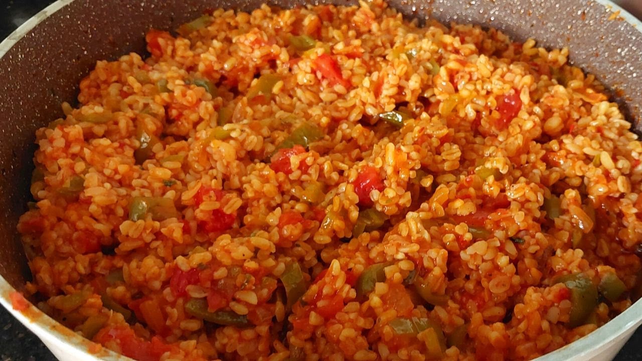 PİLAV ENFES!! – Salçalı Domatesli Sebzeli Bulgur Pilavı Tarifi – Salçalı Bulgur Pilavı Nasıl Yapılır