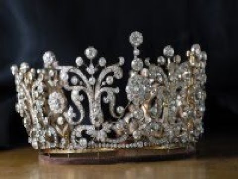 Видео: Камила Паркер планирует украсть драгоценности короны?