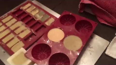 Soapmaking: How I Obtain Gel Phase by Insulating Soap