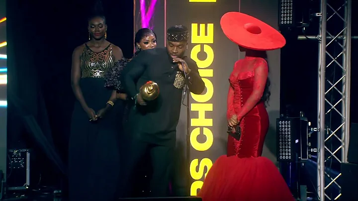 Chike & Mohbad Win Headies Viewers’ Choice Award at the 17th Headies 2025