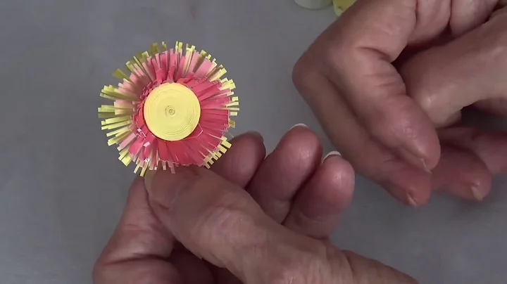 Quilling - Jane Jenkins demonstrates Fringed Flowers