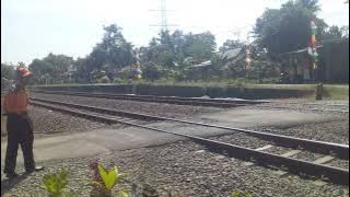 Kereta Dwi pangga ngebut