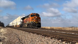 Slow moving 1x2 Q train ft Tier 4 leader! BNSF Transcon: Emporia sub..3/12/23