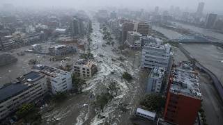 6 Minutes ago, Chaos in Tokyo, Japan! Typhoon brings heavy rain and flooding to Tokyo