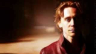 Tom Hiddleston | Sexy Silk