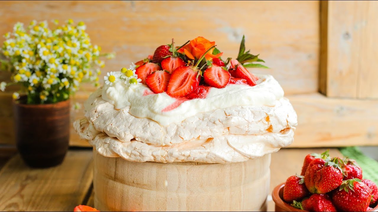 TORT PAVLOVA CU CĂPȘUNI I Valerie's Food - YouTube