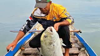 Download Lagu GUGUP DAN GEMETAR SAAT IKAN BESAR MENARIK NARIK PANCING  MP3