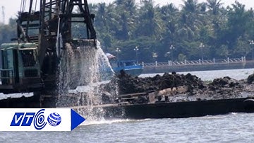 Lo sạt lở sông, dân ngăn cản khai thác cát | VTC