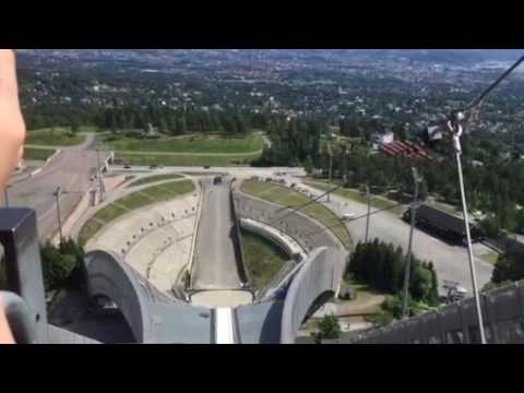 Video: Innbyggere I Tyumen: Ukjente Flygende Gjenstander Svevet Over Byen - Alternativ Visning