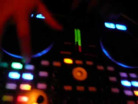 Dj Tomek Dj routine on Vestax VCI300