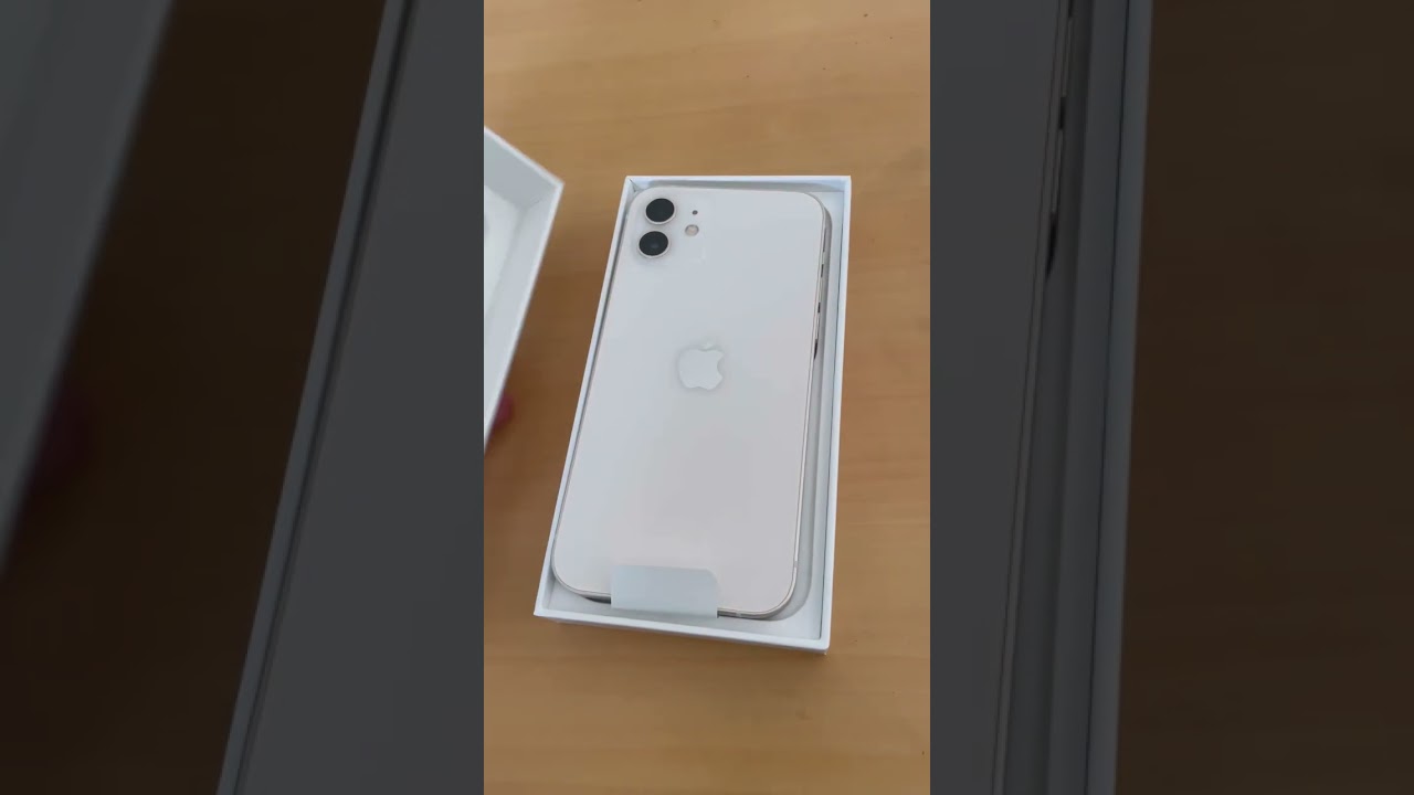iPhone 12 Unboxing 