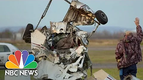 Skydivers Escape As Two Planes Collide | Archives | NBC News - DayDayNews