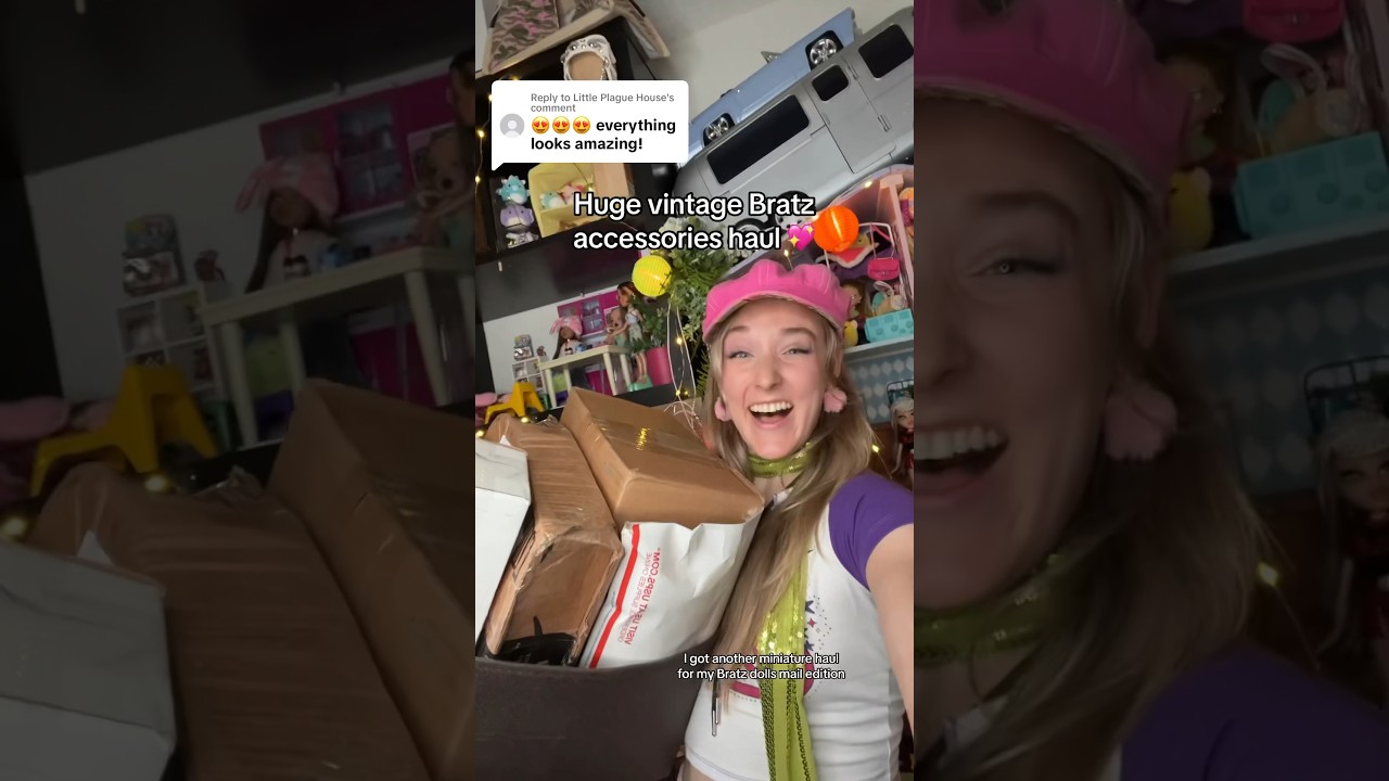 Unboxing a Huge Vintage Bratz Dolls Accessories + Miniature Haul | Doll Collector (Part 1/4)