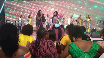 Florence Obinim performs with Princess Ifeoma at Women In Worship 2021