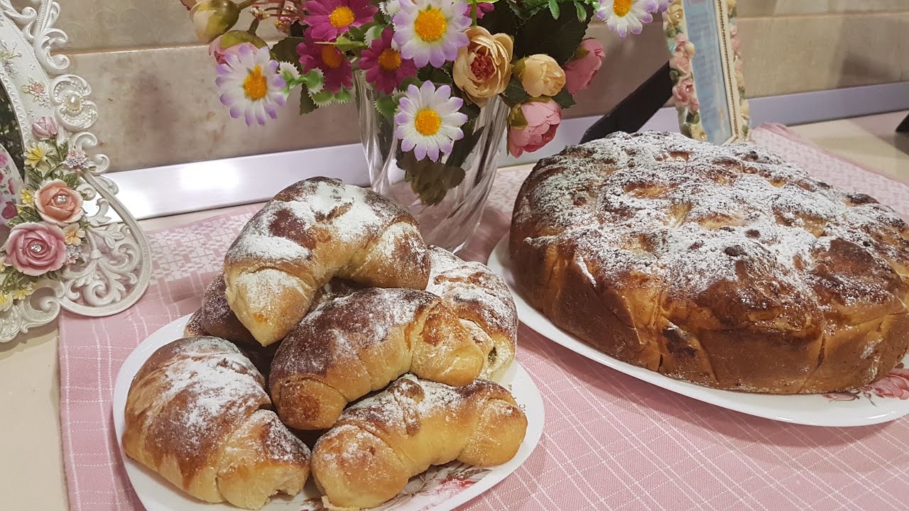 Cornulețe cu Rahat și Buchet de Trandafiri cu Brânză și Stafide Aromate cu Vanilie | Retetele Bunici