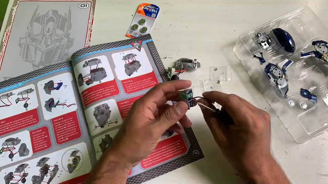 Así se arma OPTIMUS PRIME líder de los autobots como en la película TRANSFORMERS HASBRO No  1