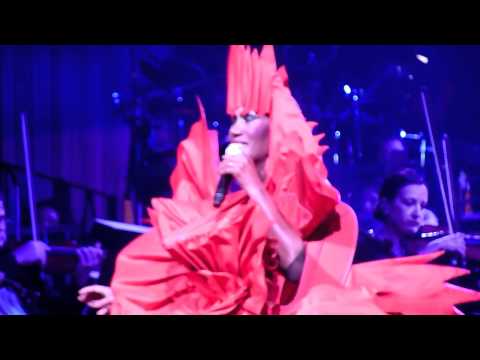 Grace Jones - La Vie en Rose NOTP 2010