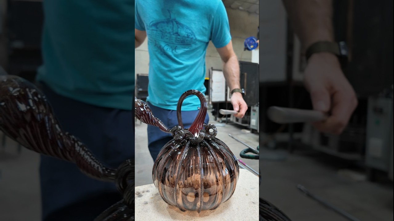 Tea Colored Glass Pumpkin #glassblowing #sculpture #glassart #satisfying