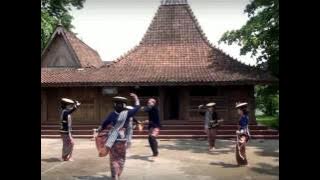 TARI KRETEK KUDUS