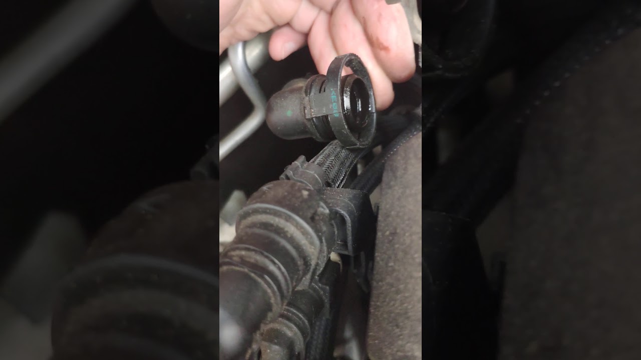 Проверка работы клапана вентиляции картера - YouTube