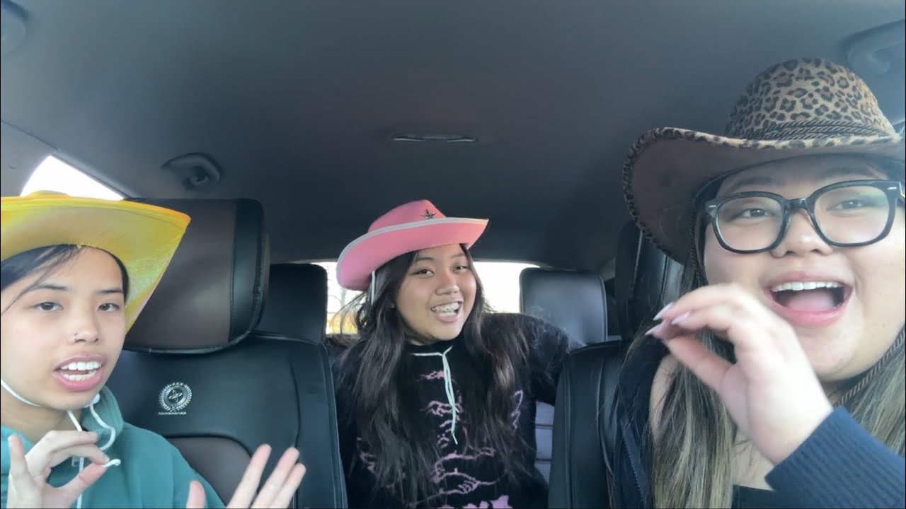 it's 2016 and gay couples are back 