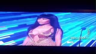 Nicki Minaj Calls Miley Cyrus A Bitch For Sneak Dissing
